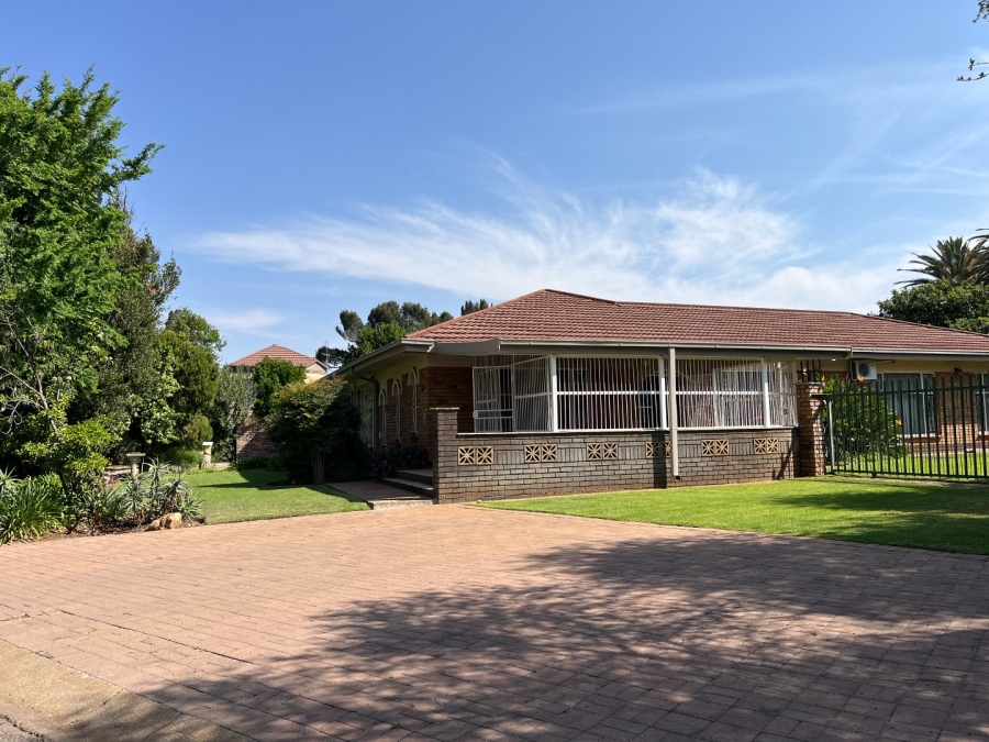 3 Bedroom Property for Sale in Potchefstroom South North West